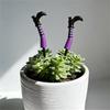 Gestreifte Bein-Blumentopf-Akzente für Halloween, 1 Paar Einsteck-Accessoire mit Stiel zur Verwendung für Pflanzgefäße und Regal-Szenen