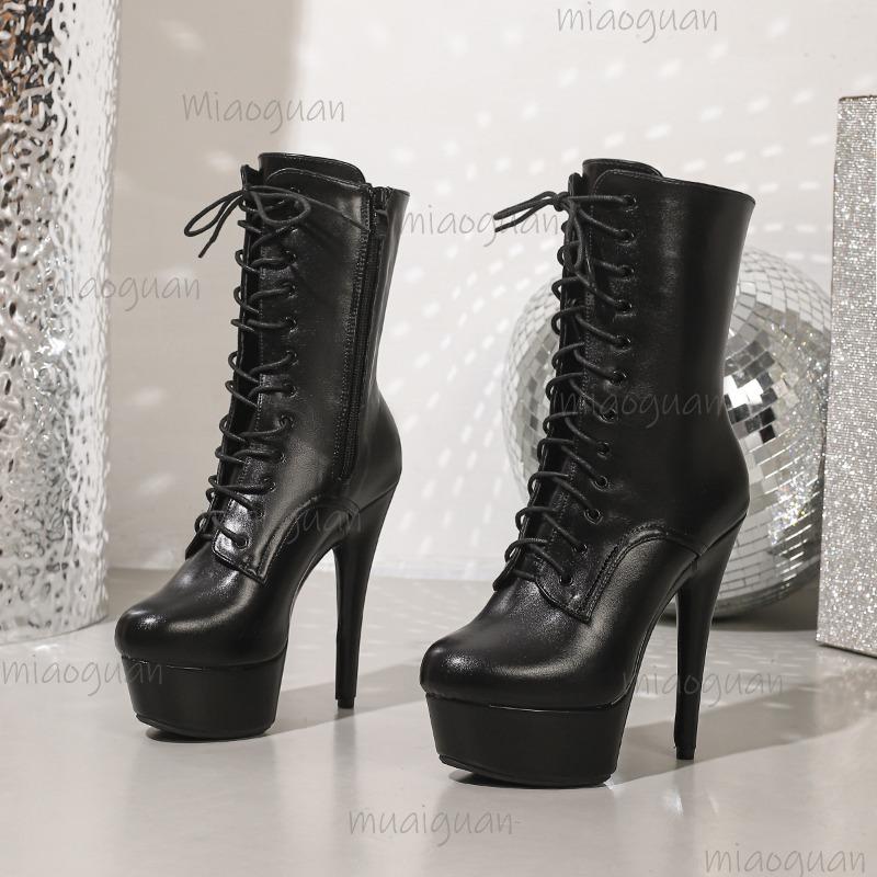 Bottes courtes pour femmes à talons très hauts Noir Blanc Cuir PU Semelle épaisse Chaussures à plateforme pour femmes Style de rue Botines Punk Botas