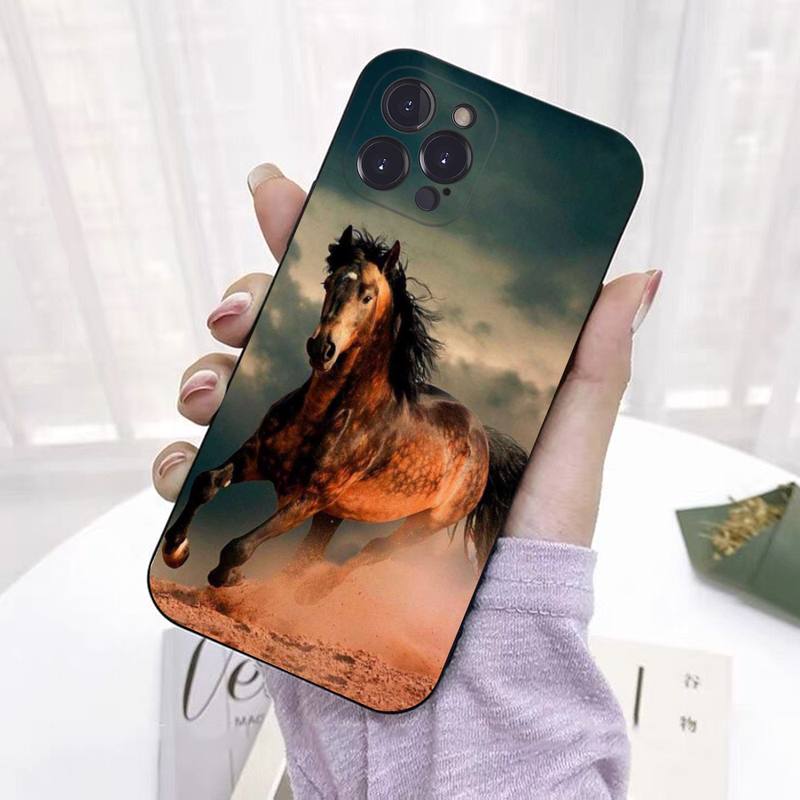 Running Horse Phone Case For iPhone 8 7 6 6S Plus X SE 2020 XR XS 14 11 12 13 Mini Pro Max Mobile Case