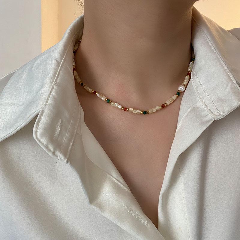 2024 Trendy Freshwater Pearl Choker: Colorful Beaded Necklace for Women's Clavicle with a Luxurious and Stylish Touch