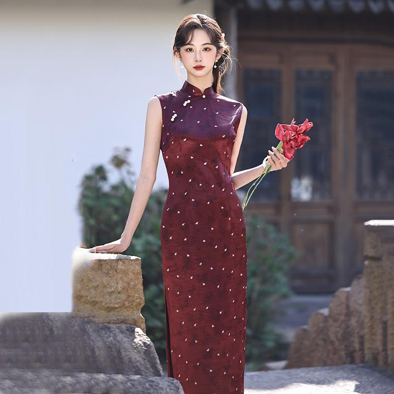 Dark red sleeveless national style new Chinese long cheongsam women's high sense 1011 new improved young spring and summer
