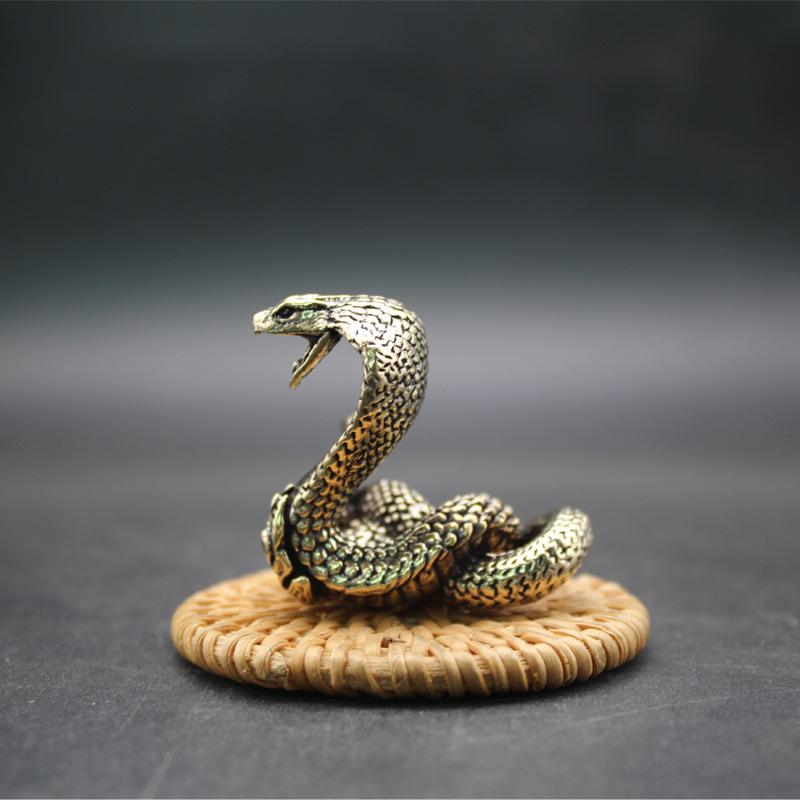Brass zodiac snake tea table tea pet cobra small copper piece bronze carving hand handle piece office desktop decoration