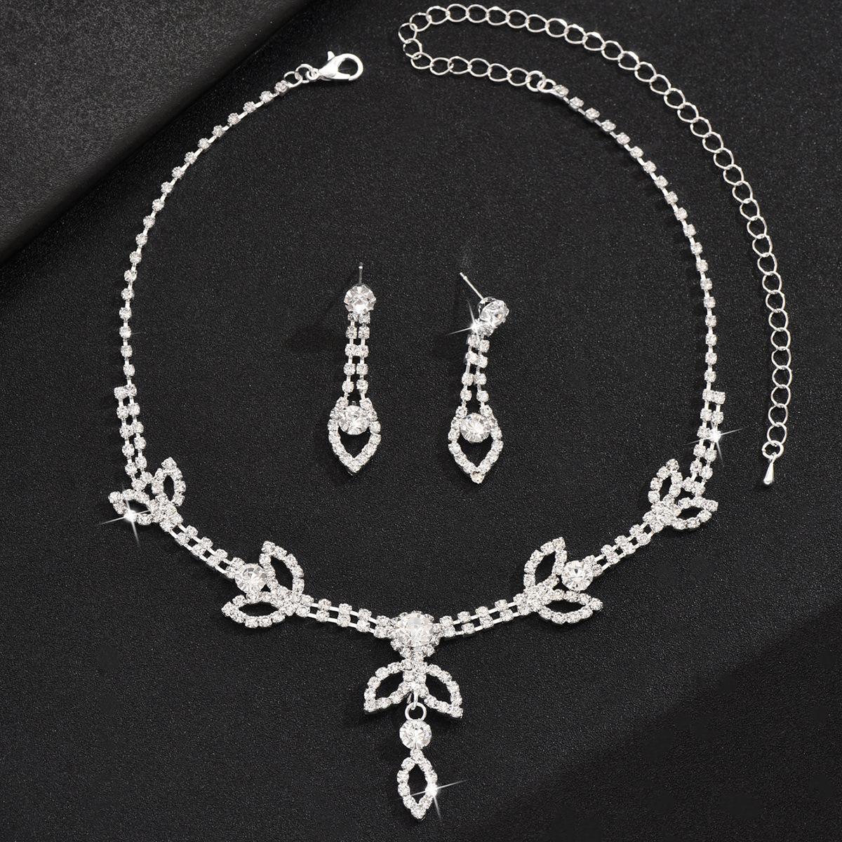 

Свадебный комплект из ожерелья и серег со стразами для дамских банкетов