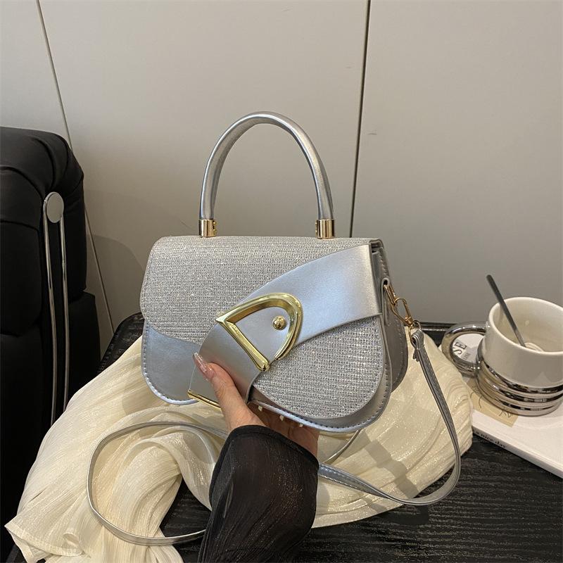 2025 Summer New Bag Women's Korean Version Personalized Shoulder Bag Casual Commuter Handbag Fashionable Simple Messenger Bag