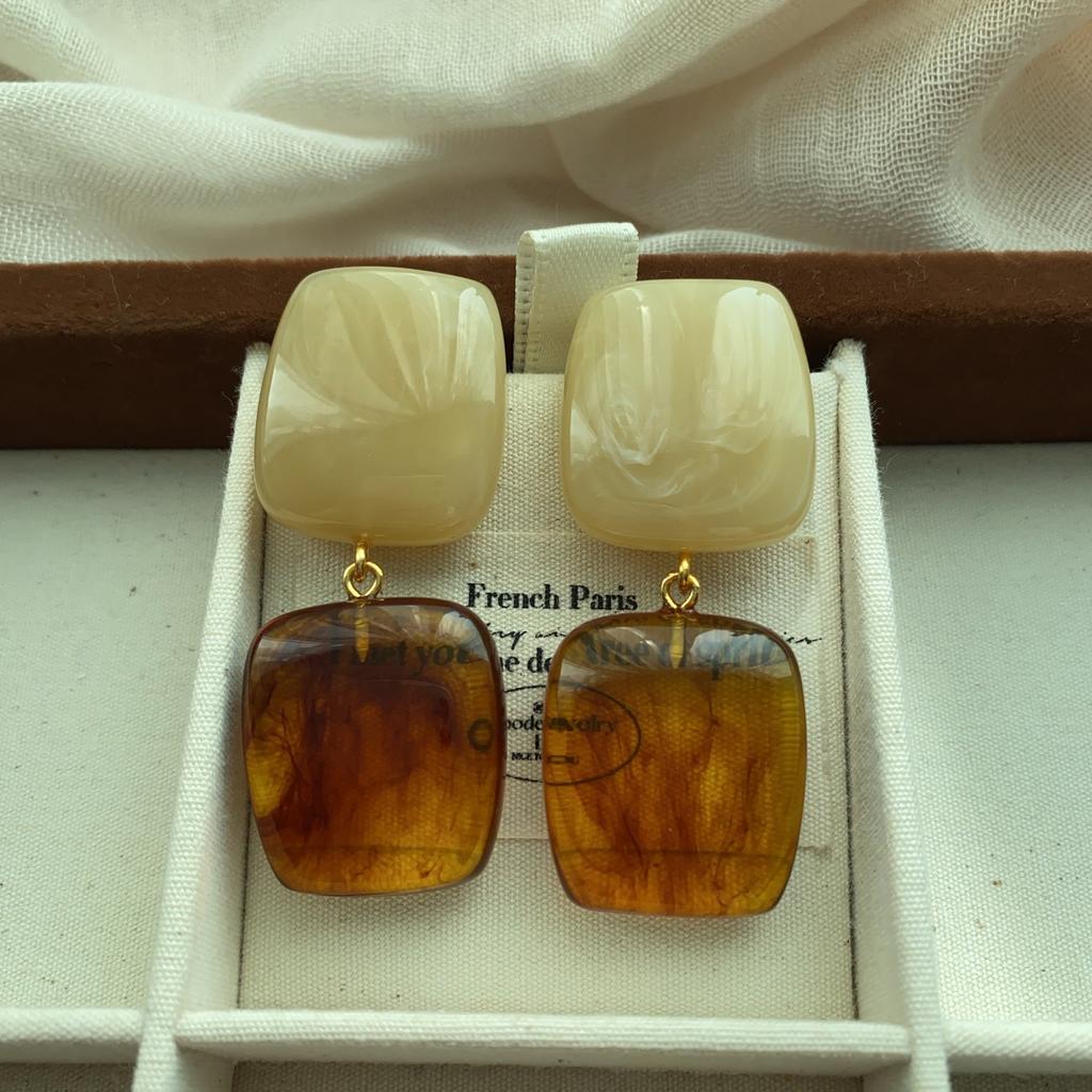 Rounded Square Resin Earrings, Earrings, Color Smudged Double-spell Retro Elegant High-end Natural Earrings.