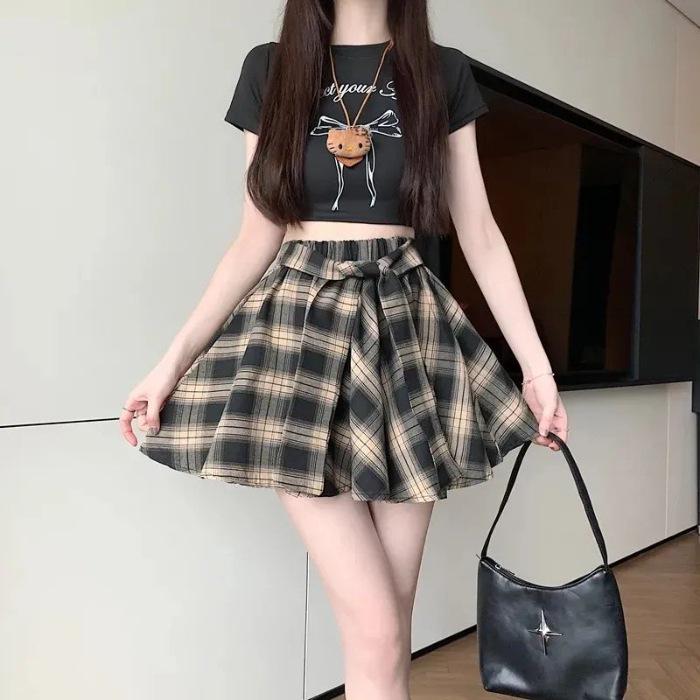 

2026 Spring/Summer Women’s High-Waisted Retro Plaid Versatile Slimming Mini Skirt XL (Recommended 120-130 lbs)