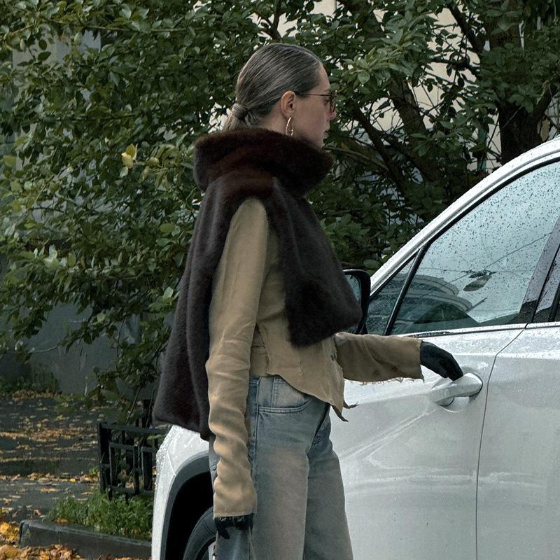 2025 Women's Solid Color Semi-High Neck Sleeveless Furry Top for Autumn & Spring