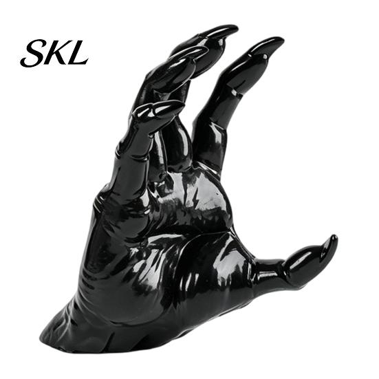 Halloween Wall Decoration Decoration, Mounted Creepy Hands, Spooky Claw Ornament, Gothic Resin Claws Prop for Haunted House Party, Dark Entryway