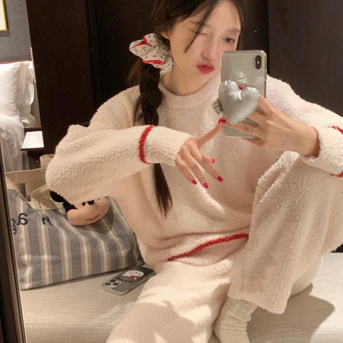 

Women s Fluffy Plus Size Fleece Pajamas Set - Long, Loose, Embroidered, Thick, Round Neck, 260g, Winter Home Wear. X-Large