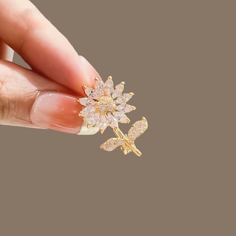 Broche de Laço Vazado Laço Moda Feminina Luxo Leve Imitação Pérola Alfinete de Lapela Fivela Anti-reflexo Acessório de Terno