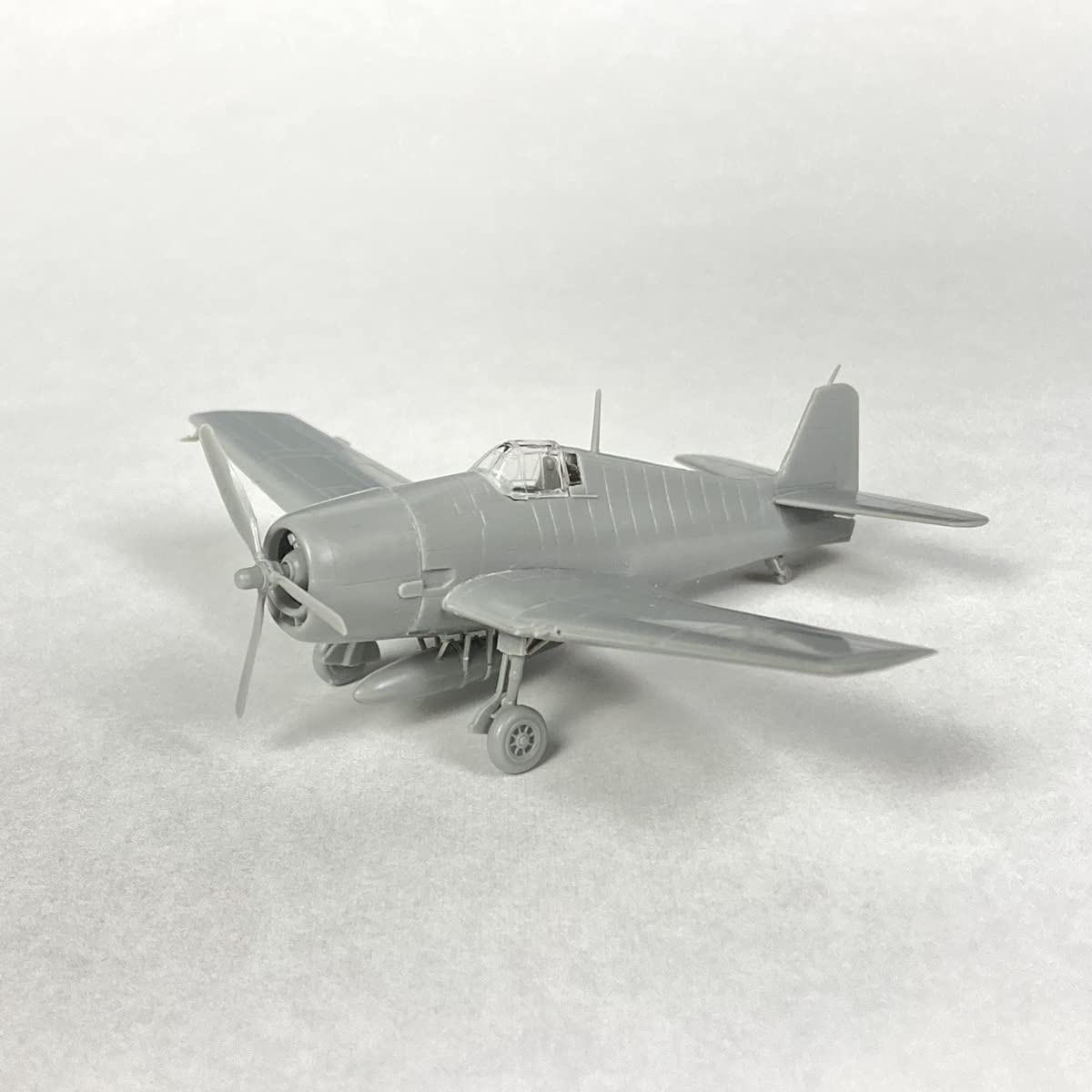 

Пластиковая модель самолета ВМС США Hellcat 1 [Базовая серия] 1/144 F6F-3K