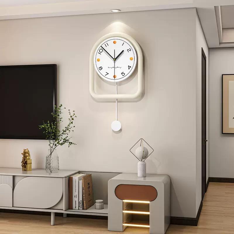 Wall clock living room no punching clock high-end feeling wall hanging home dining room background style simple clock