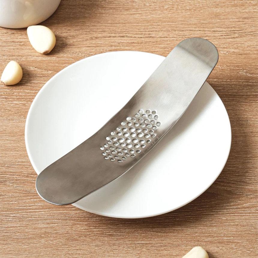All-Stainless Steel Garlic Crusher (19cm) Silver