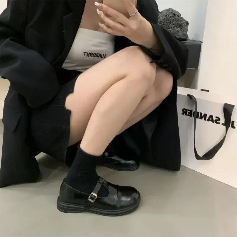 Schuhe für Damen Britischer kleiner Lederschuh für Damen Vintage runde Zehenpartie niedriger Absatz Damenschuh lässiger Loafer Schule Einzelner Schuh