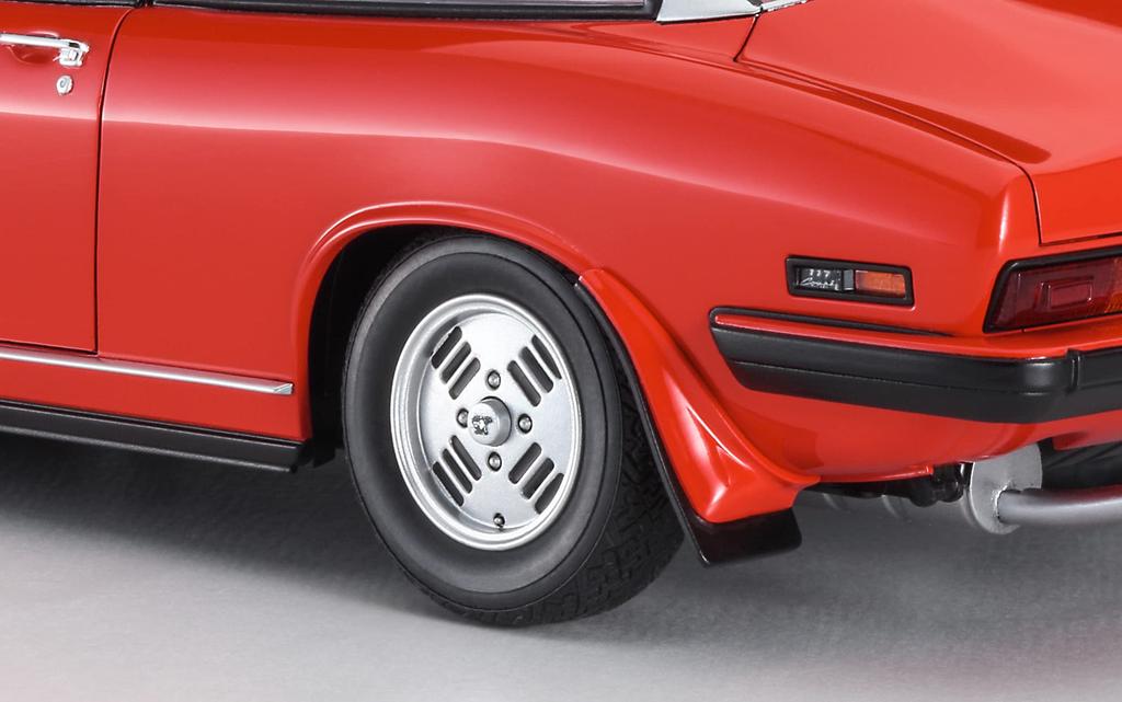 Hasegawa Isuzu 117 Coupe Late Model Plastic Model 20628 1/24 XC-J