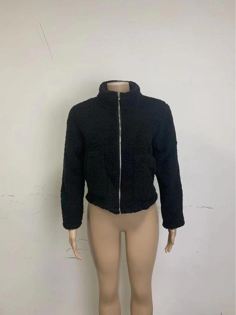 Dámský krátký kardiganový kabátek z plyšové jehněčí vlny na podzim/zimu 2023