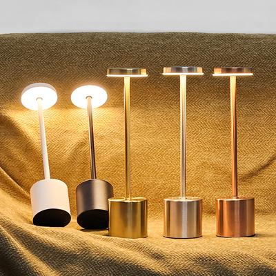 Simples LED recarregável Touch Metal lâmpada de mesa três cores cabeceira sem fio lâmpada de mesa barra decoração ao ar livre led luz noturna