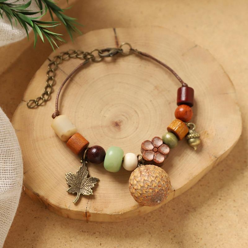 Vintage Hand-woven Plant Bracelet, Natural Fruit, Acorn Hand Rope, Women's Niche Literary Bracelet.