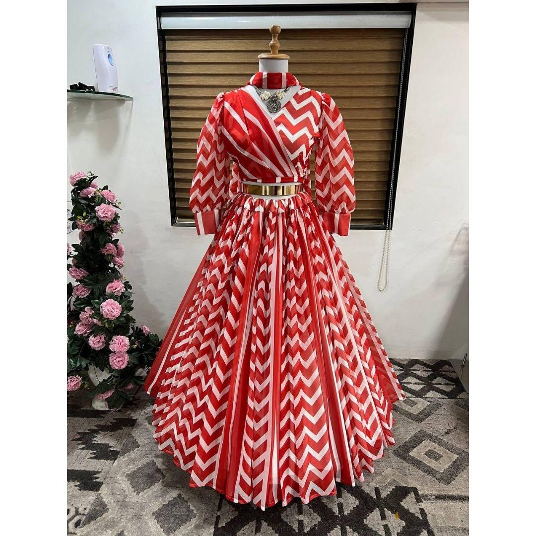 

Новая привлекательная и сильно вышитая лехенга с блузкой и дупаттой. (чоли)