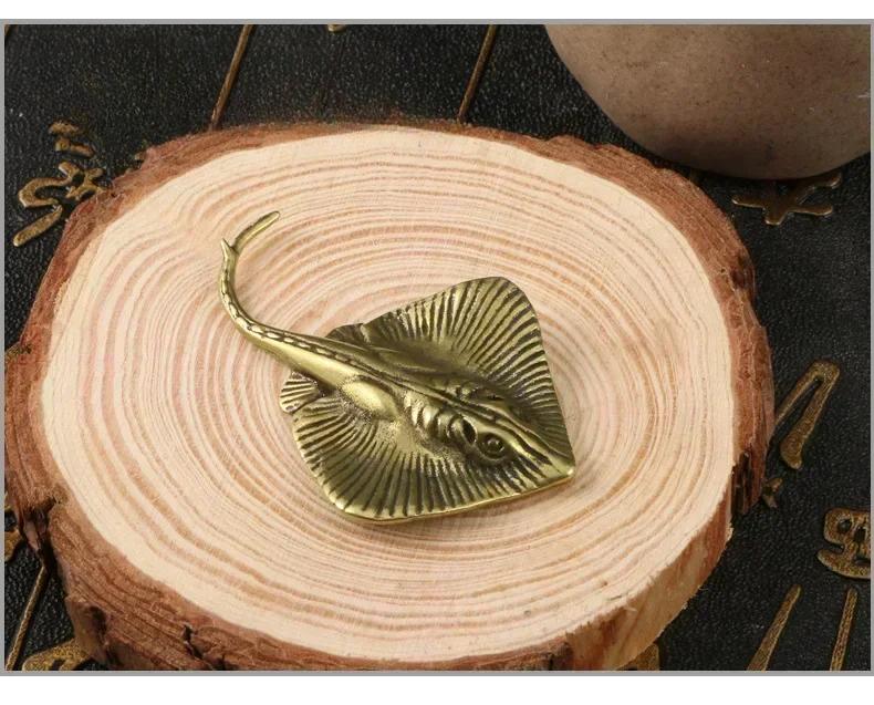 Brass Devil Fish Small Ornament Ocean Manta Ray Animal Tea Pet Home Desk Decorative Decorations Copper Figurines Collection