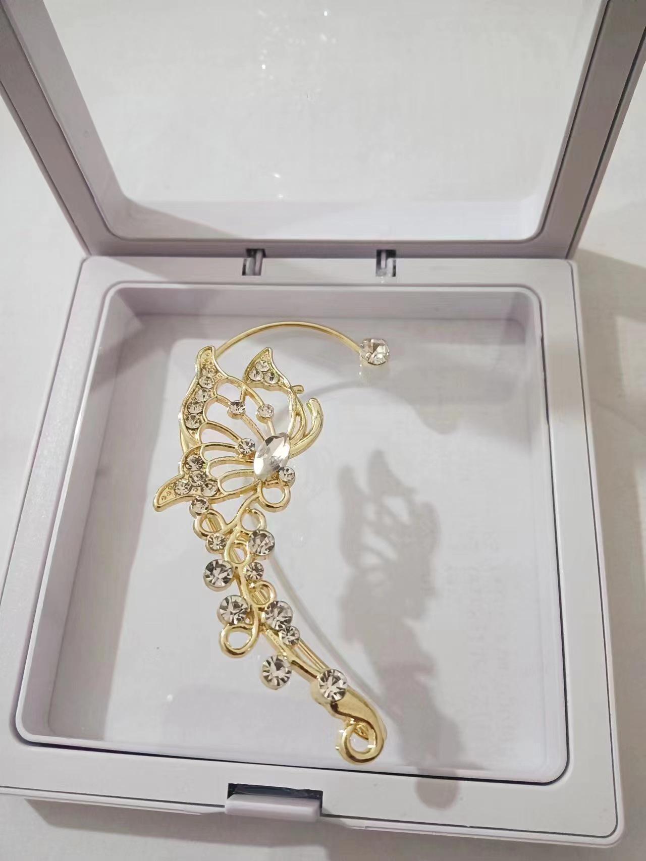 

Циркониевая ажурная серьга-кафф с бабочкой: Элегантный клипс для ушей без прокола для женщин