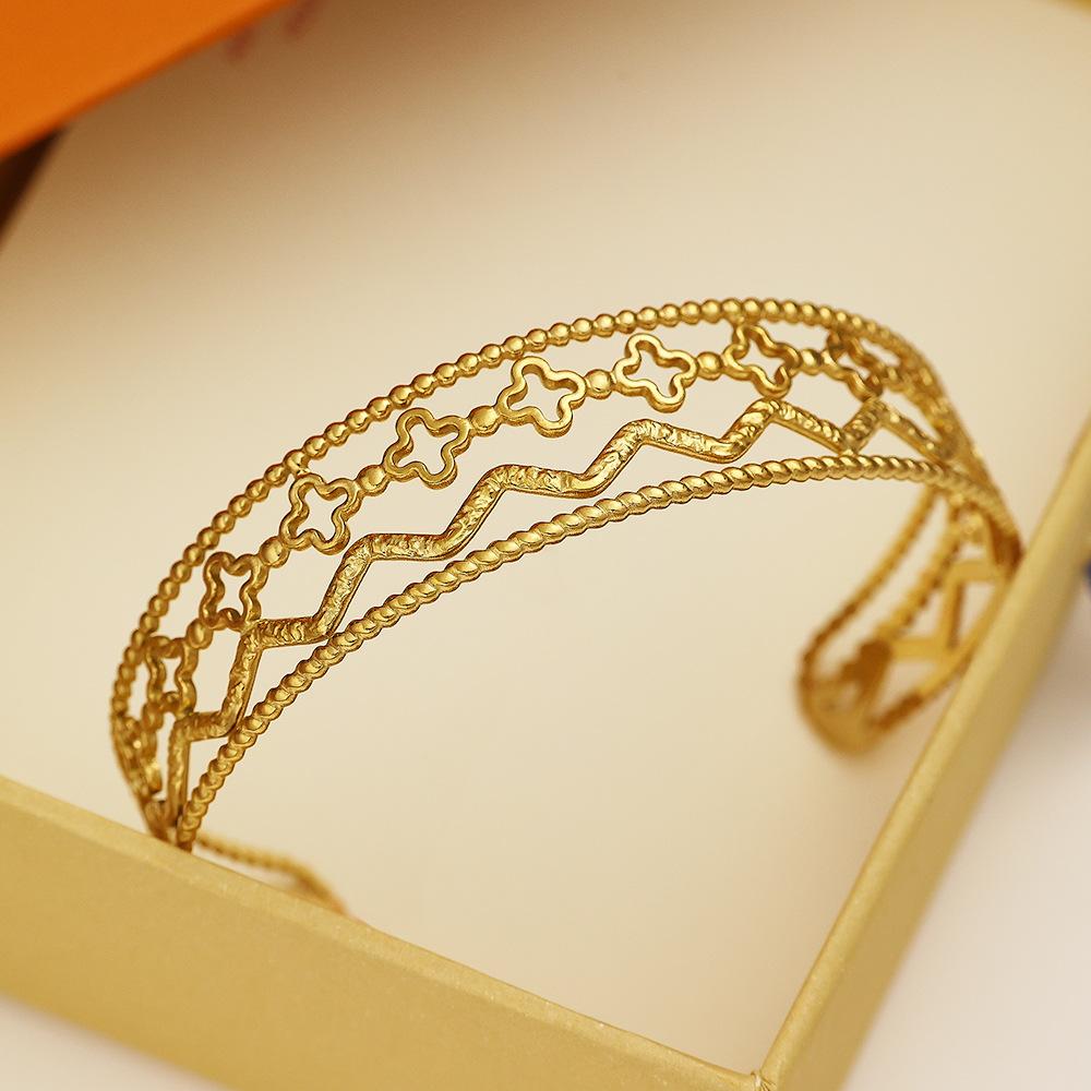 High-end Bracelet, Personalized Trendy Four-leaf Clover C-shaped Bracelet for Women