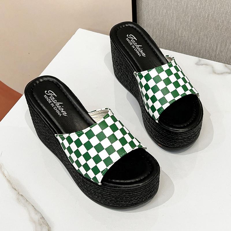 2025 Summer Women's Beach Sandals Women High Heels Platform Wedge Slippers Women Checkerboard Thick Bottom Slippers Zapatos