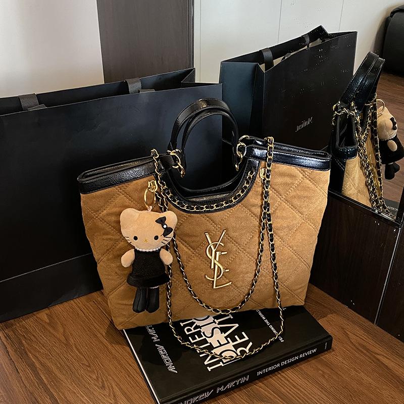 

Casual retro large-capacity bag fashion trend textured shoulder bag 2025 autumn and winter new women s tote bag Small without pendant коричневый