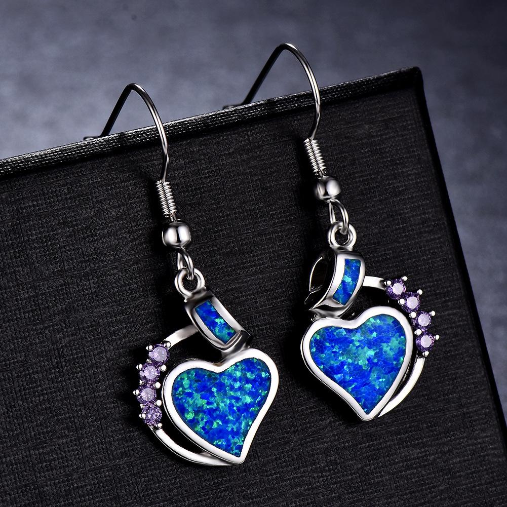 

Blue and White Heart Shaped Purple Diamond Earrings Versatile Earrings