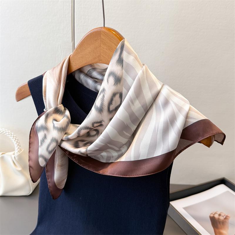 Luxury Leopard Print Designer 70cm Square Scarves Women's Silk Scarf Spring and Summer Bandana Small Hairbands Foulard Shawl