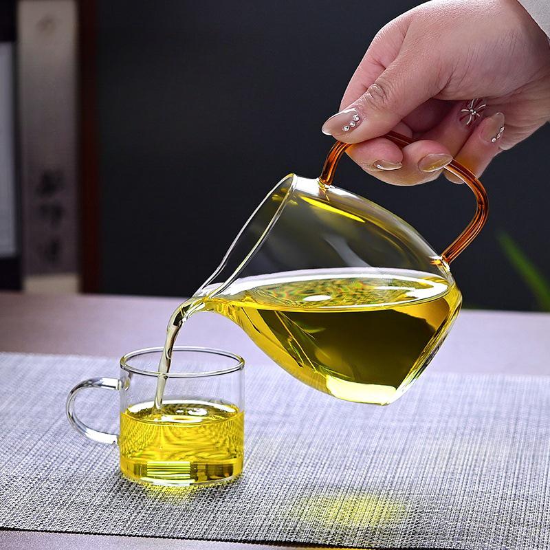 Side-Handle Borosilicate Glass Tea Separator - Heat-Resistant Gong Dao Bei for Kung Fu Tea Ceremony