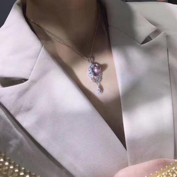 Pearl & Leopard Gold-Plated Brooch Pendant - Dual-Purpose Fashion Accessory
