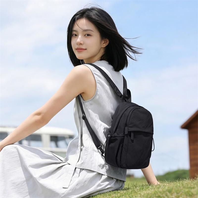 GOLF Women s Lightweight Water-Resistant Convertible Backpack