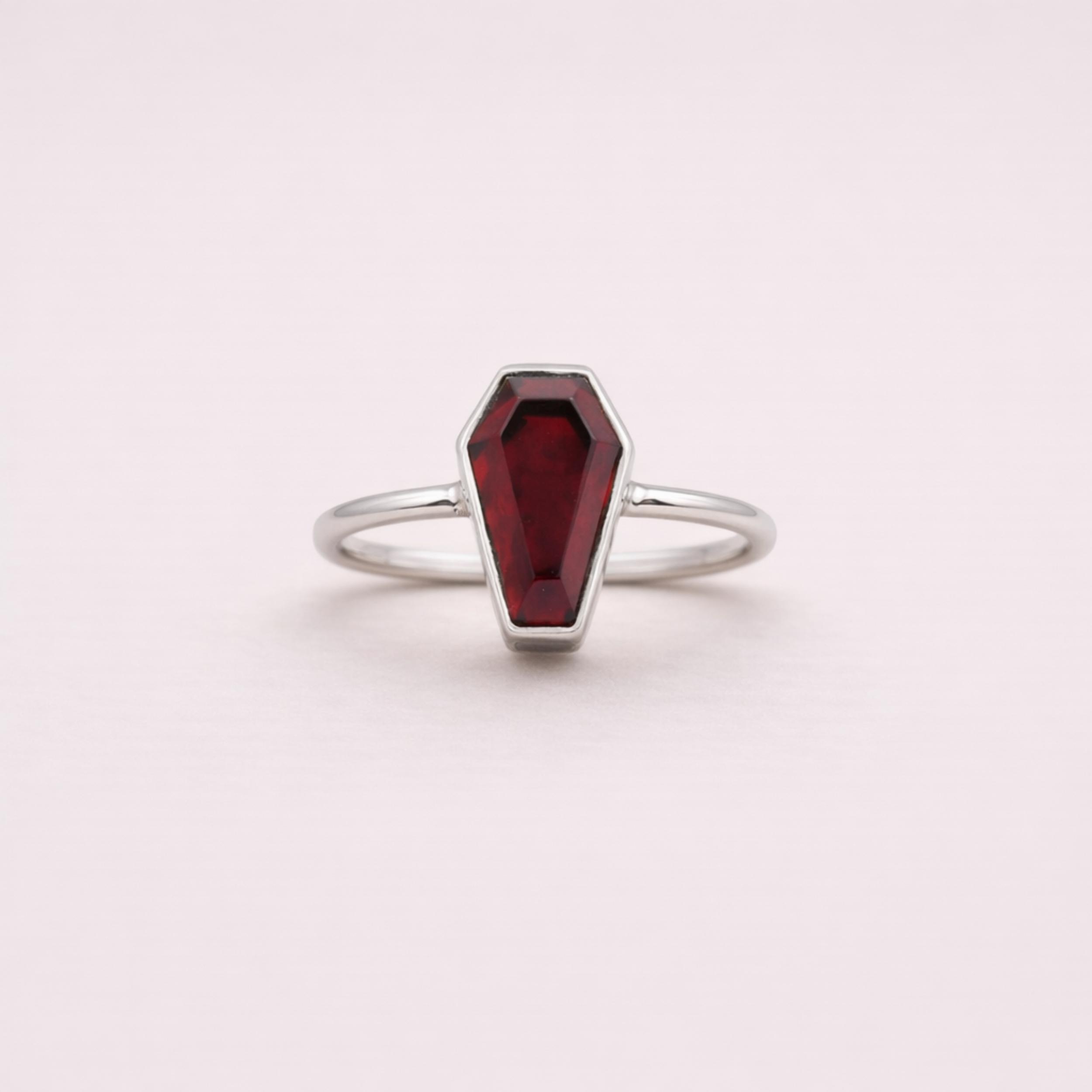 

Garnet Quartz Coffin Ring in 925 Sterling Silver, Gothic Boho Statement Gemstone Ring for Women, Handmade Jewelry 4 серебряный