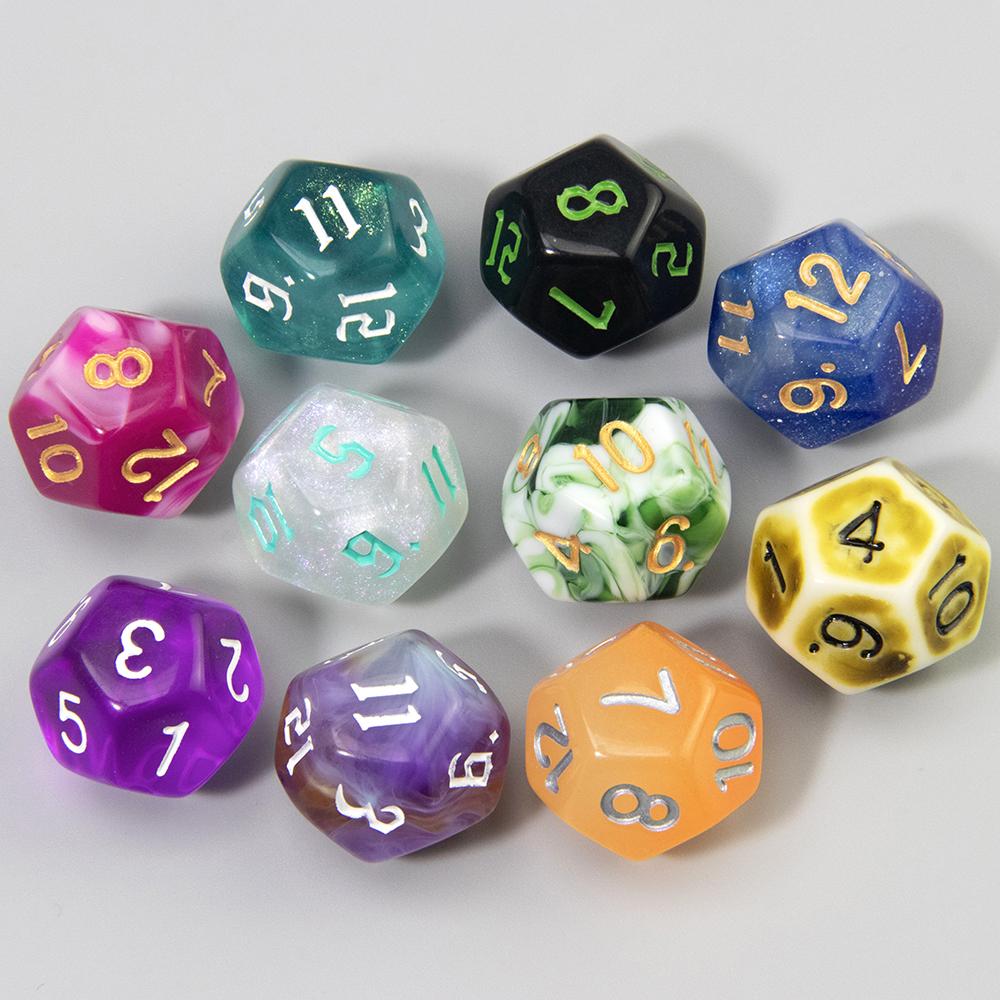 10 Stück Zufällige Polyedrische Kunststoffwürfel D4/D6/D8/D%/D10/D12/D20 Verschiedene Farbvarianten für DIY Tischspiel DND Brettspiel