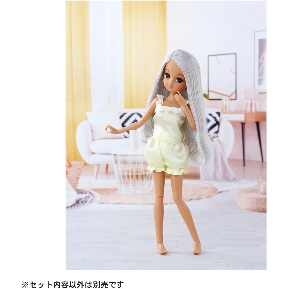 Takara Tomy Licca-chan Doll Photogenic Licca Lily 20cm Fashion Toy
