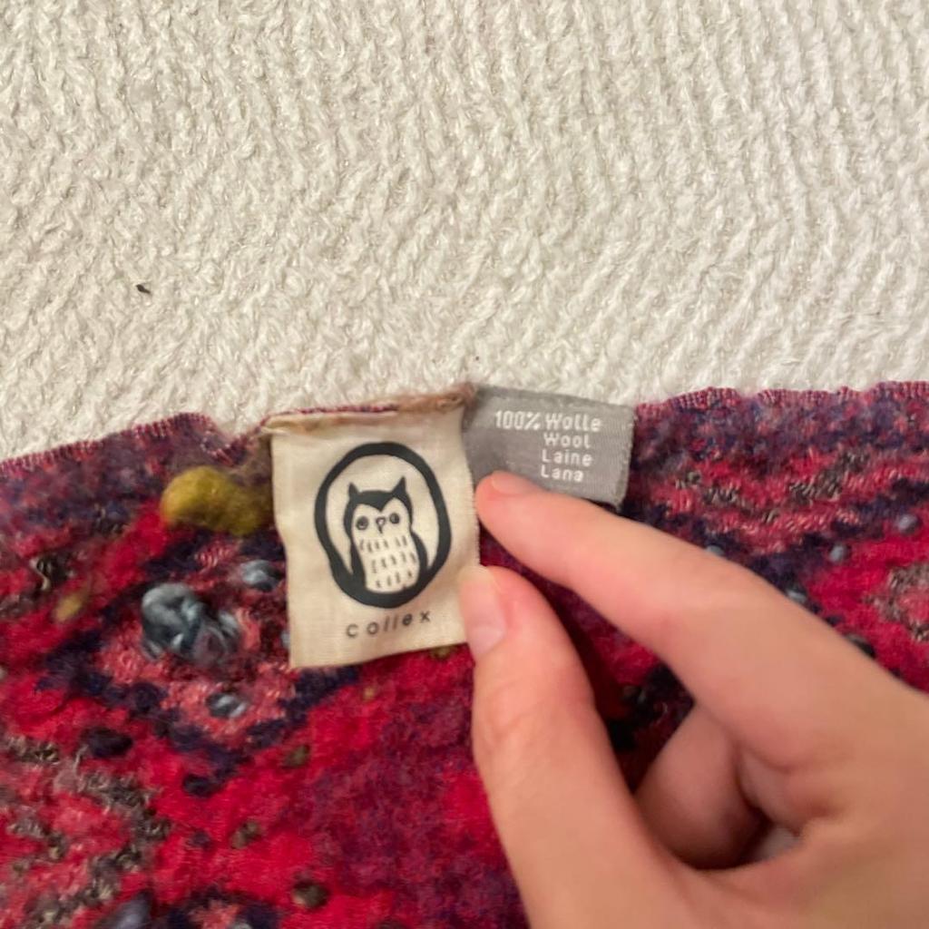 Used Collex 100% Wool Stole with Fringe