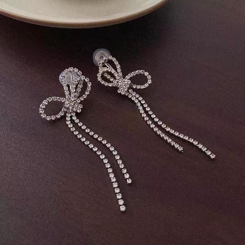 New temperament bridal fringed earrings women's high-end light luxury rhinestone exquisite stud earrings and ear jewelry
