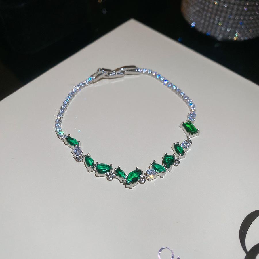 Europe and the United States Hot-selling Color Oval Love Zircon Bracelet Light Luxury Bracelet Personalized Jewelry Women