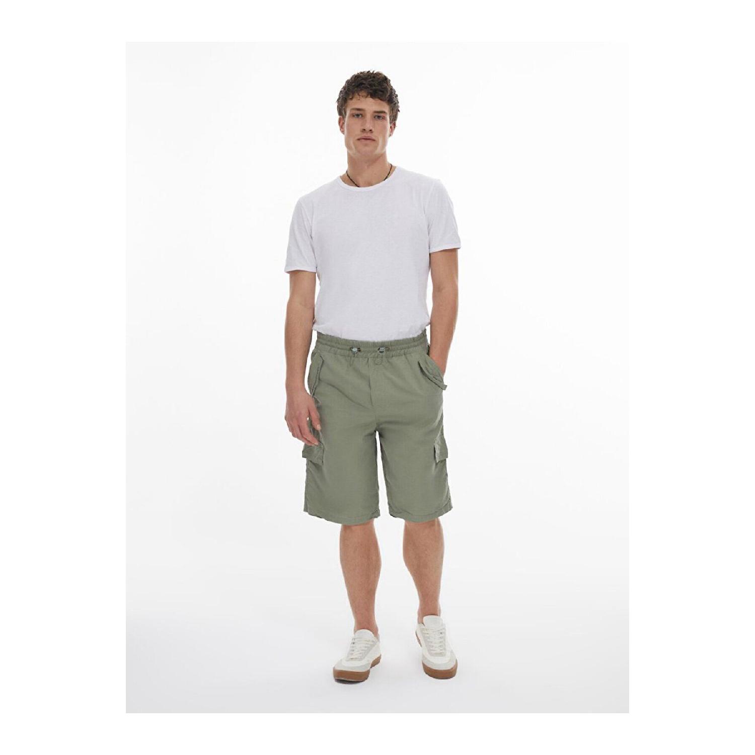 

Green Shorts M