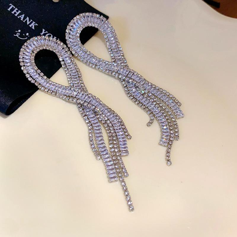 Silver Needle Super Flash Diamond Leaf Fringed Stud Earrings Temperament Earrings Women's Niche Design Earrings Light Luxury High Sense