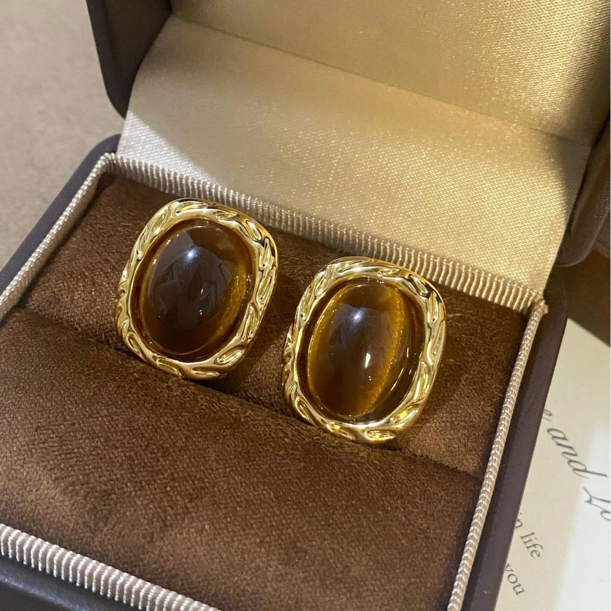 Elegant Retro Tiger Eye Square Stud Earrings - Versatile Luxury Niche Design for Women