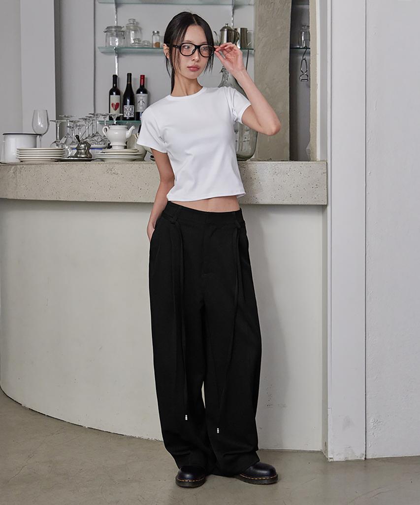 Leondeondada Curved Over Pintuck Slacks, Black