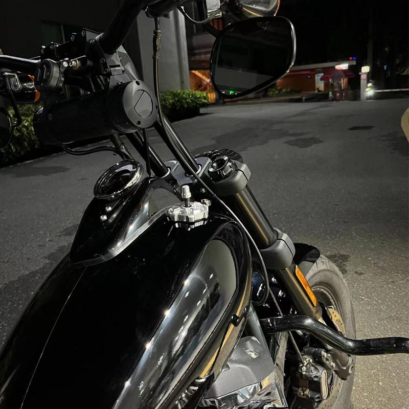 Motorcycle Fuel Tank Cap Gas Fuel Cover for Harley Universal Touring Road/Street Glide Softail Street Bob Fat Bob low Rider S/ST