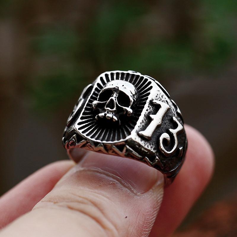 Vintage Gothic Skull Rings for Men Women Punk Hip Hop Party Skull Stainless Steel Ring Fashion Jewelry Gift Wholesale Size 7-13