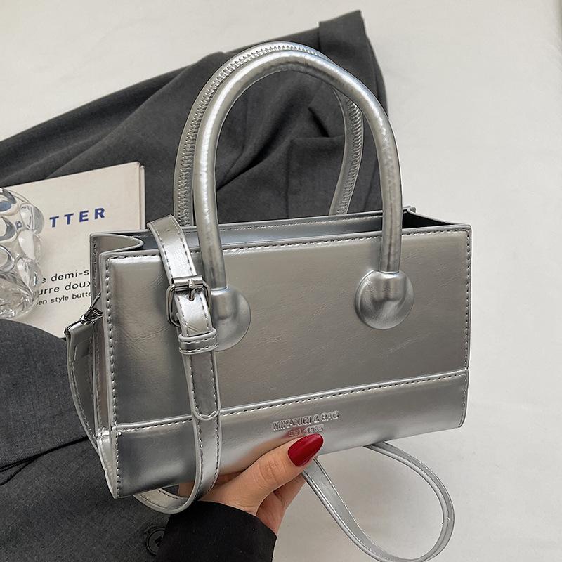 Wholesale Popular Niche Simple Temperament High Sense Portable Small Square Bag Women's Fashion Versatile Work Commuter Messenger Bag