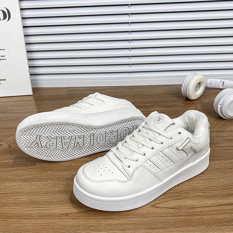 Shoes Women's niche original bread shoes Student versatile board shoes Street shooting Casual little white shoes Women