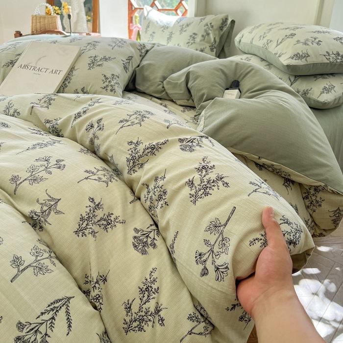 Retro Pastoral Bed Sheet Four-piece Set, Four-season Washed Cotton Small Floral Quilt Cover