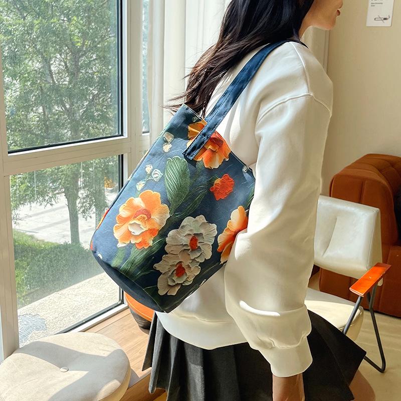 New Floral 3D Bucket Bag: Summer Travel Handbag with Large Capacity and High-End Design