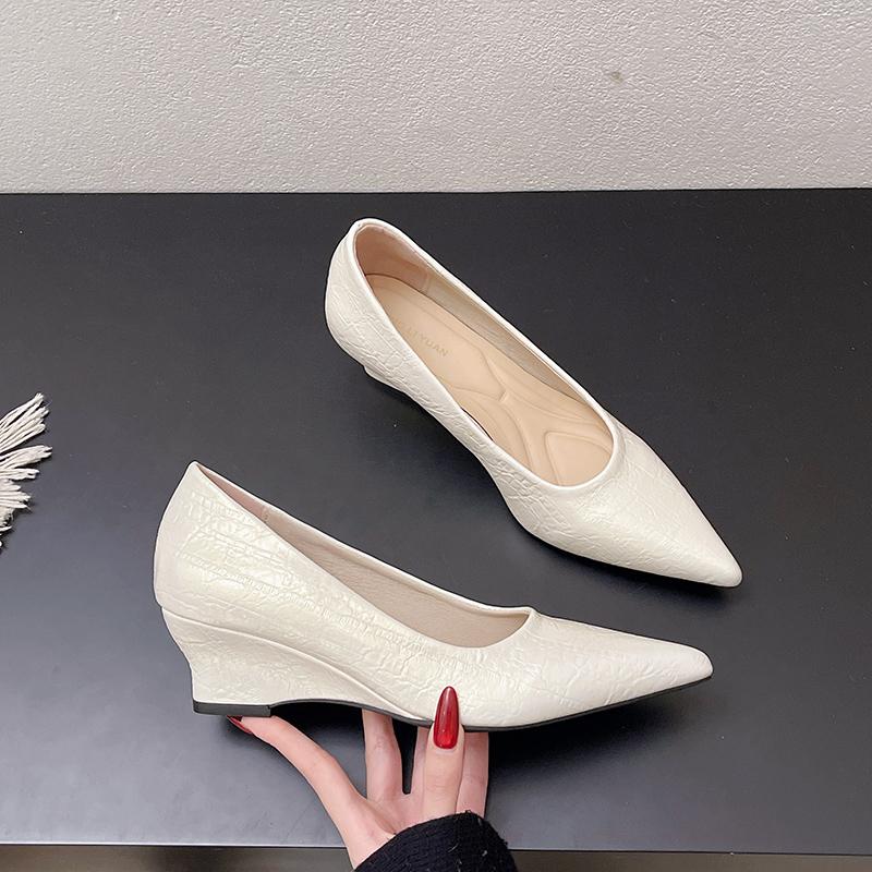 2026 Spring Women's Retro Solid Color High Heels Comfortable Wedge Sandals Fashionable Outdoor Walking Shopping Casual Shoes